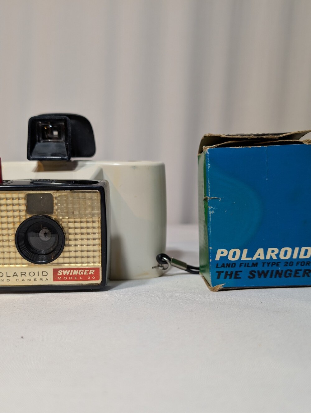 Vintage Polaroid Swinger Model 20 Instant Film Land Camera W Film & Leather Case
